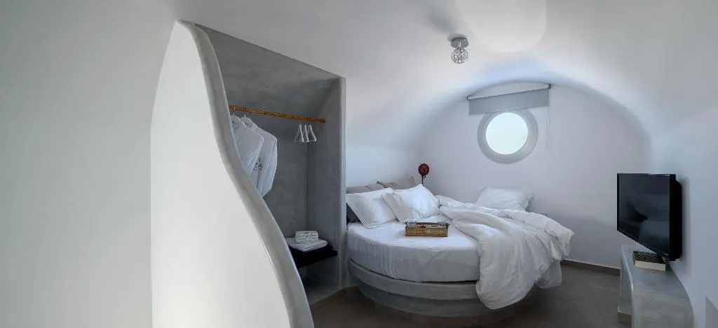 VILLA TWO BEDROOMS WITH PRIVATE POOL Room, Soil Of Sun Luxury Villas, Santorini