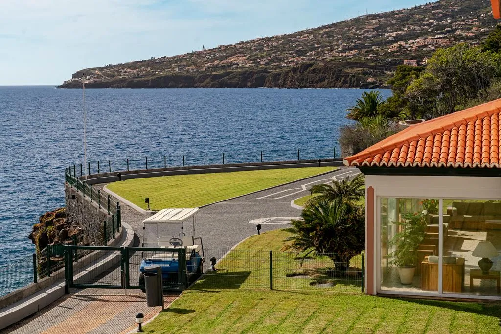 Double or Twin PREMIUM SEA VIEW Room, Albatroz Beach & Yacht Club, Madeira