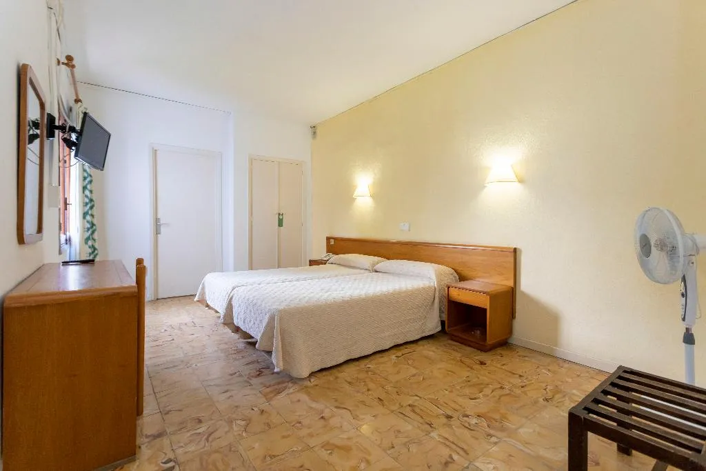 Double or Twin STANDARD Room, Figueretes, Ibiza