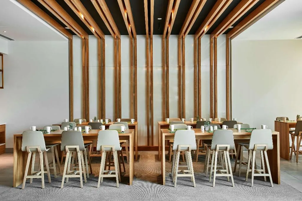 Restaurant, Hilton Garden Inn Hotel Mall Avenue, Dubai