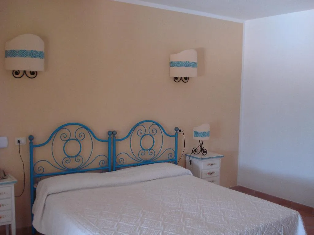 DOUBLE SUPERIOR LAKE VIEW Room, Hotel Relais Valkarana, Olbia