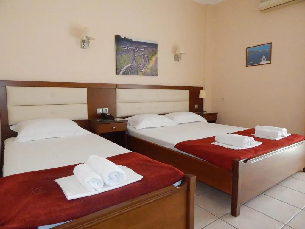 TRIPLE STANDARD Room, Gold Stern, Thessaloniki