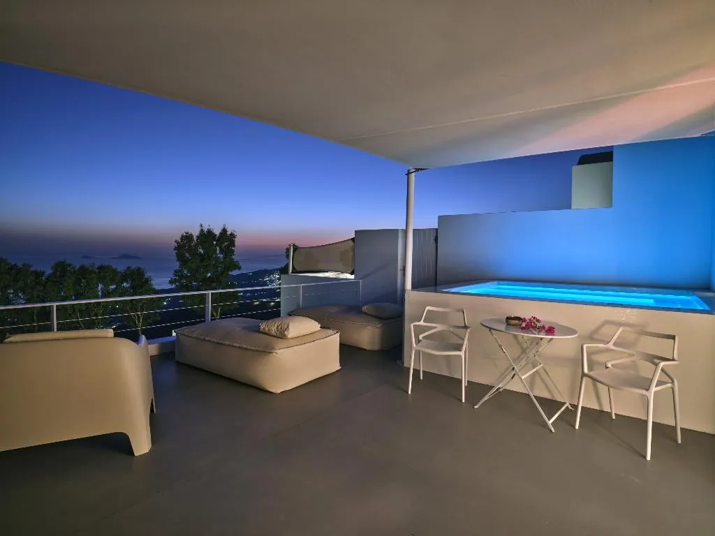 SUITE WITH PRIVATE POOL Room, Santorini Heights, Santorini