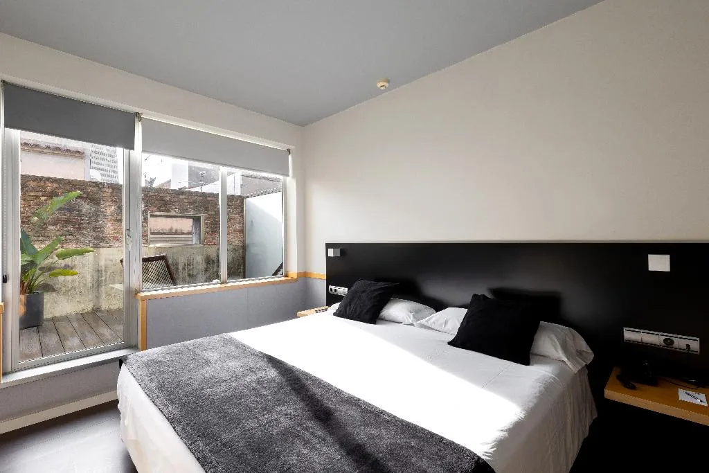 DOUBLE SINGLE USE WITH TERRACE Room, Onix Liceo, Barcelona