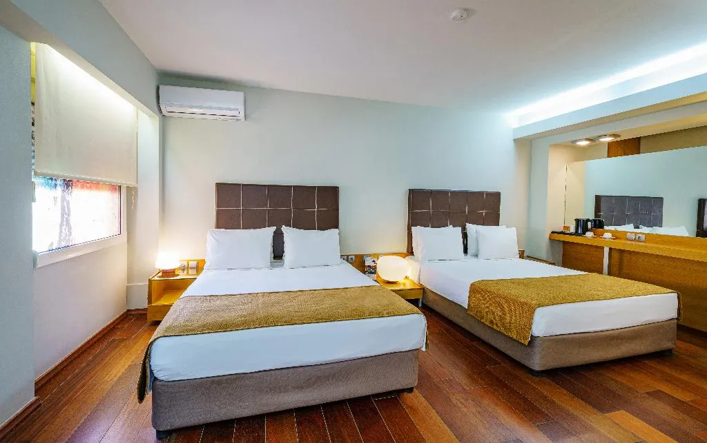 JUNIOR SUITE STANDARD Room, Capsis Hotel Thessaloniki, Halkidiki