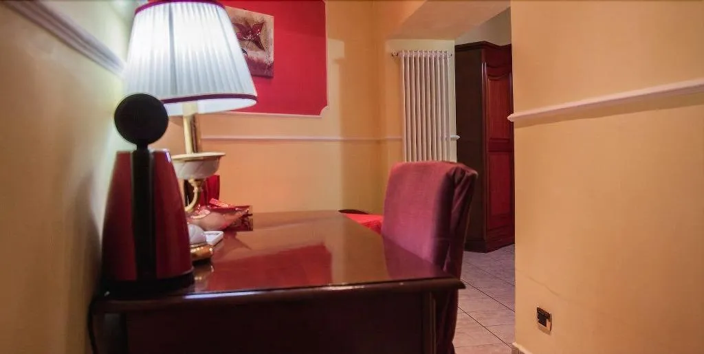 Room, Del Corso, Naples