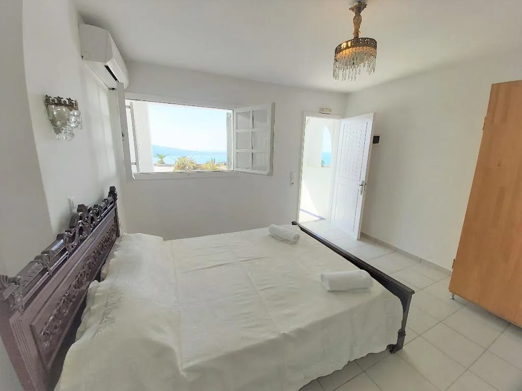 QUADRUPLE ECONOMY Room, Ether Sunset Oia, Santorini