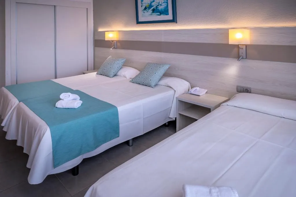 TRIPLE SEA VIEW Room, 4R Salou Park Resort I, Costa Dorada