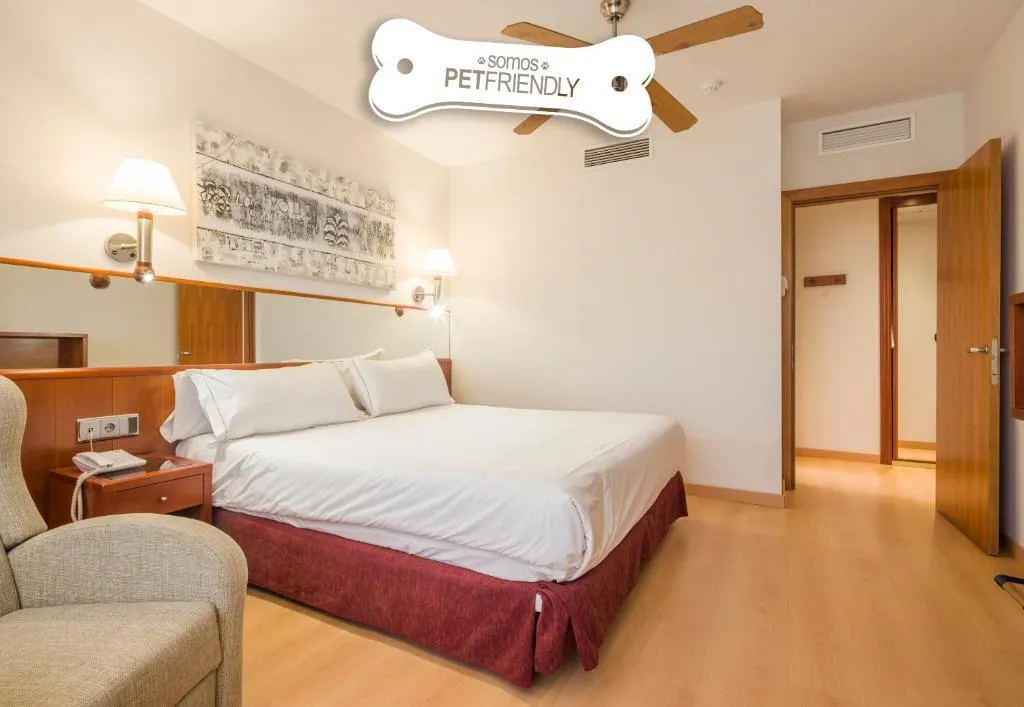 Double or Twin STANDARD Room, Ilunion Les Corts Spa, Barcelona