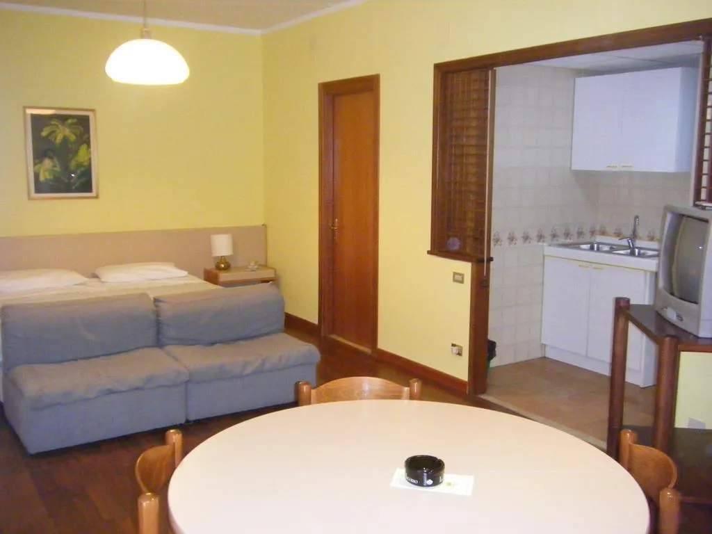 Room, Albergo Mediterraneo, Palermo