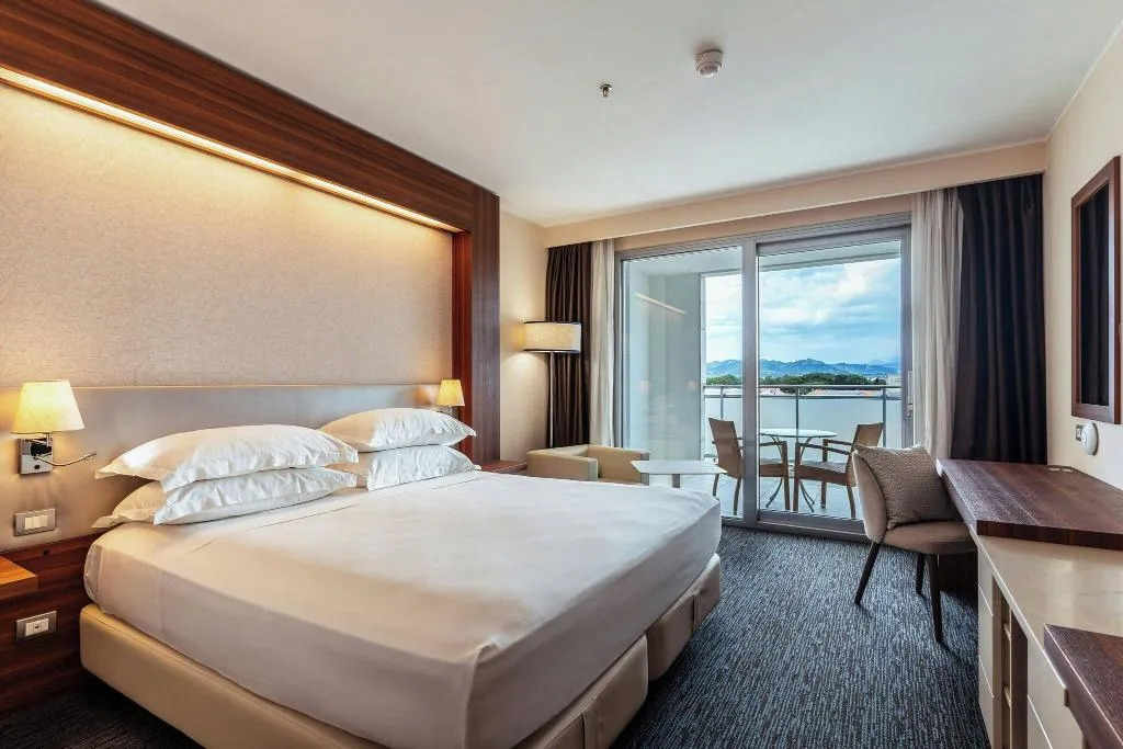 DOUBLE SUPERIOR KING BED Room, Delta Hotels By Marriott Olbia Sardinia, Olbia