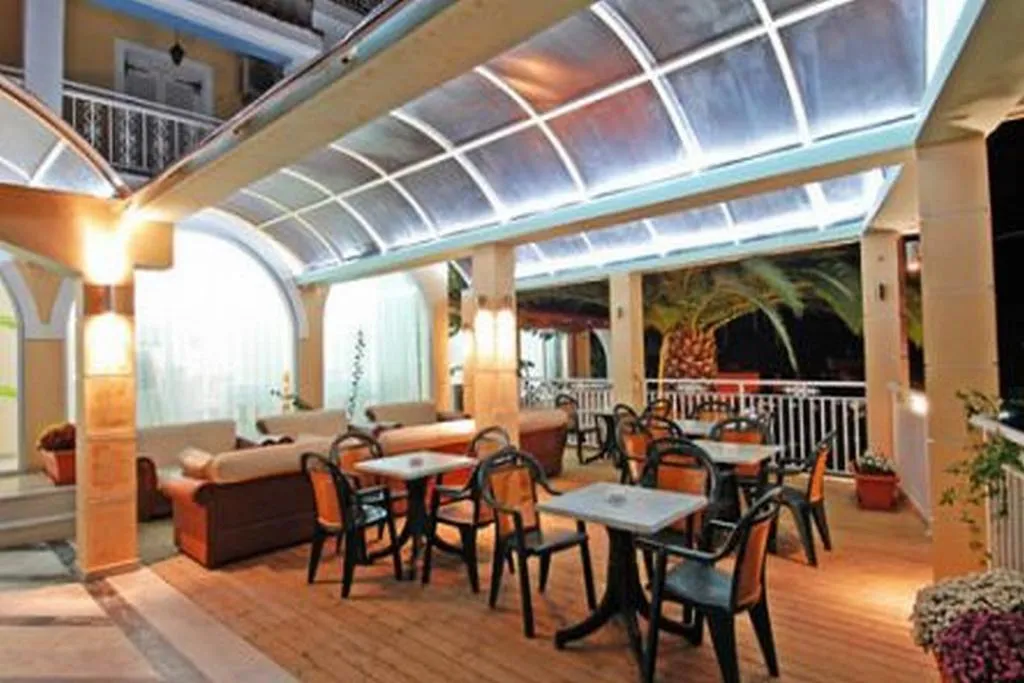 Terrace, Commodore, Zante