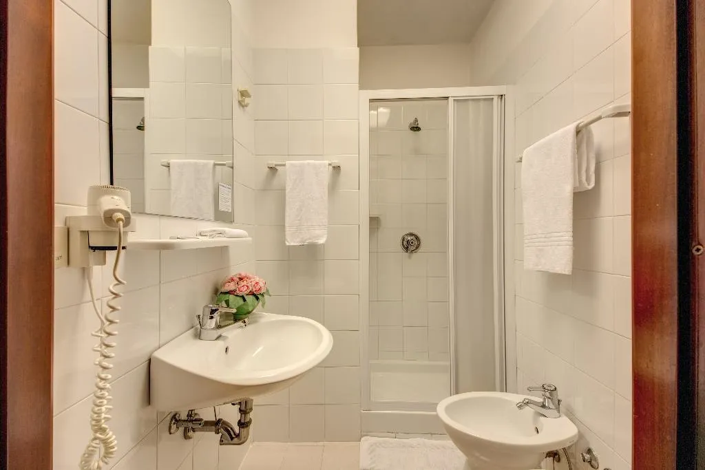 Double or Twin STANDARD Room, Corona, Rome