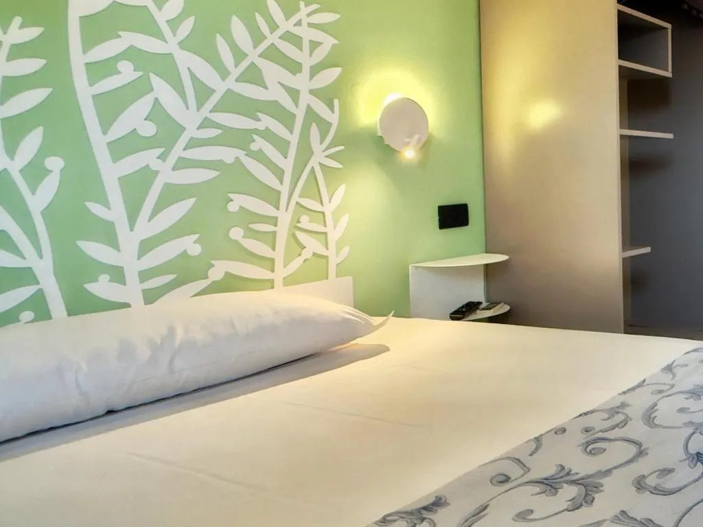 SINGLE SUPERIOR Room, Hotel Europa, Milan