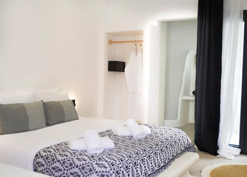 Double or Twin DELUXE Room, King'S Suites, Santorini