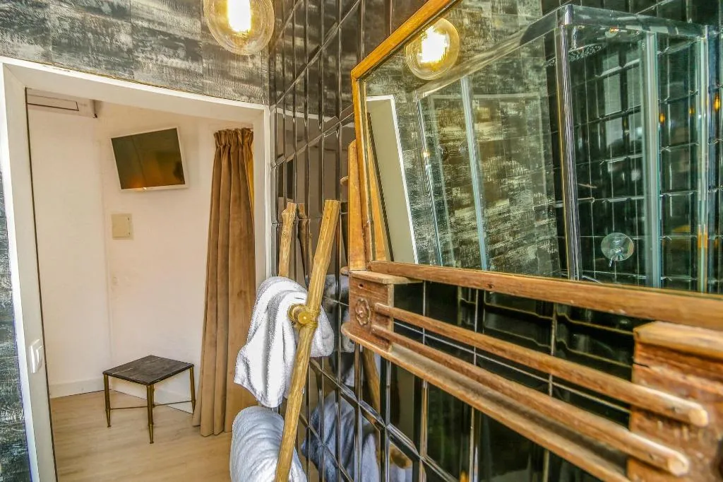 Room, Garam Lisboa, Lisbon