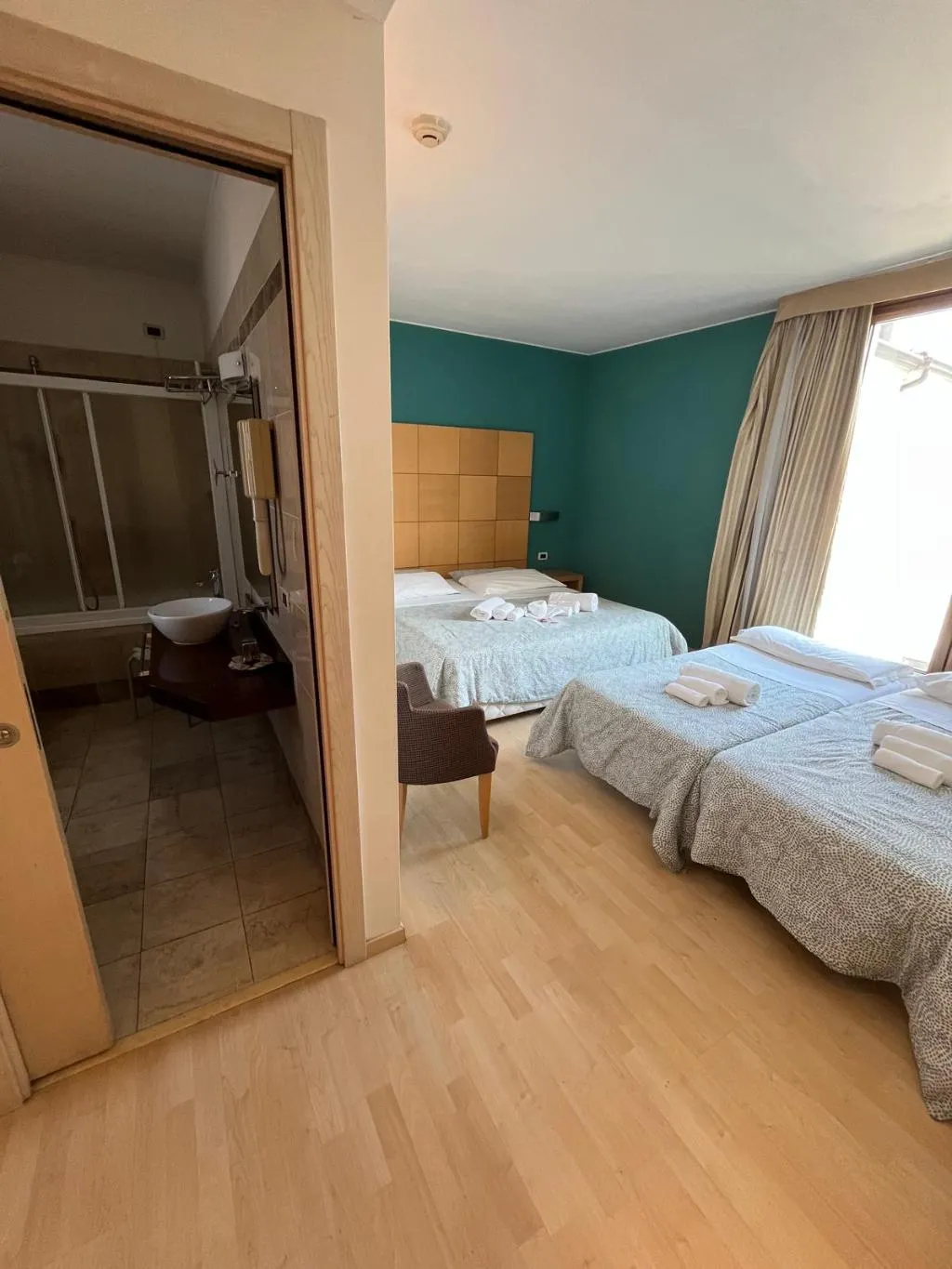 QUADRUPLE SUPERIOR Room, Duca D'Aosta, Venice