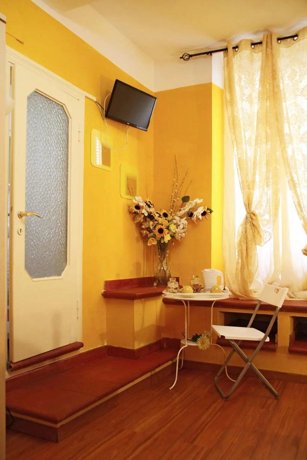 Room, Central Beds, Florence