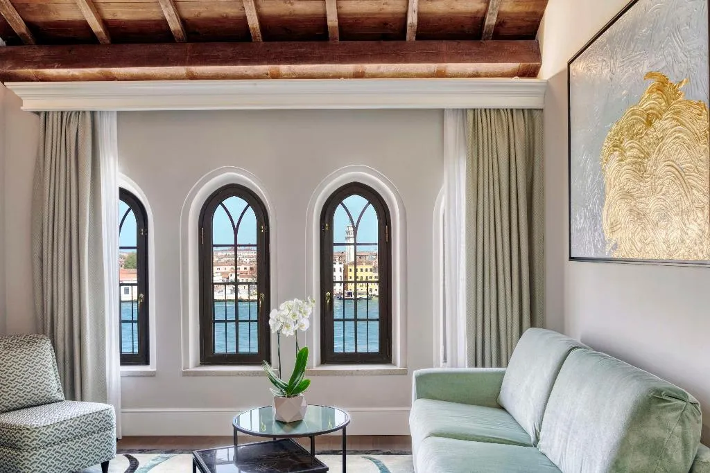 SUITE EXECUTIVE KING BED Room, Hilton Molino Stucky Venice, Venice