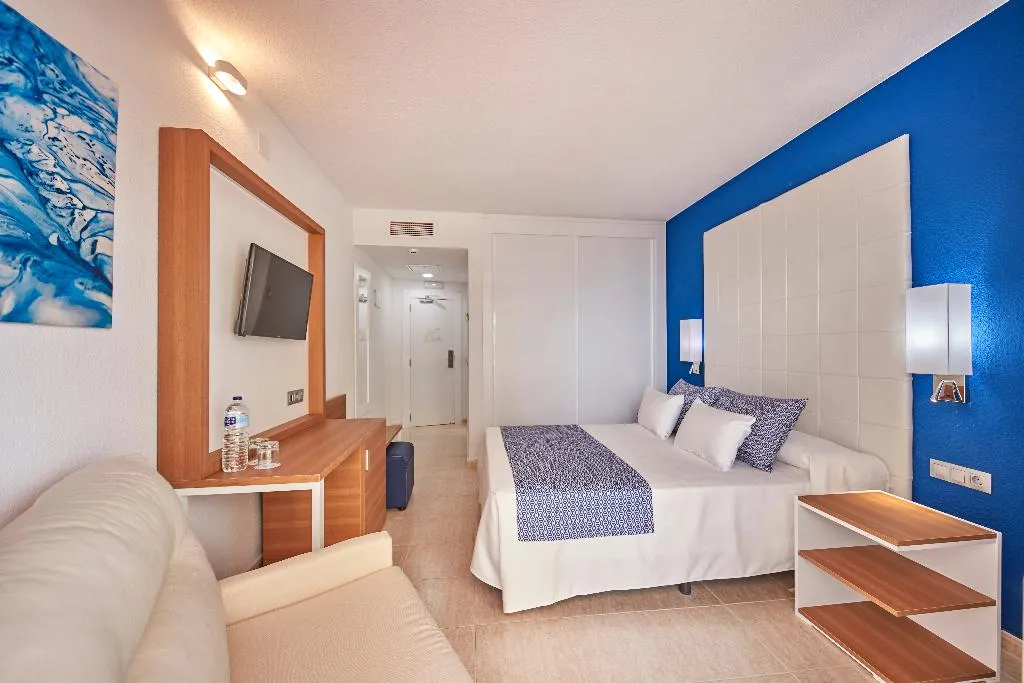 FAMILY ROOM STANDARD Room, Ibersol Torremolinos Beach, Costa Del Sol
