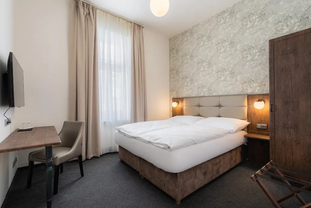 DOUBLE SUPERIOR Room, EA Hotel Victoria, Prague