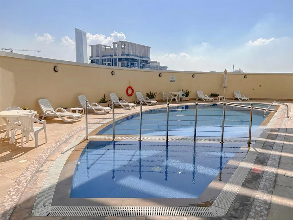 Pool, Goldcrest Executive, Dubai