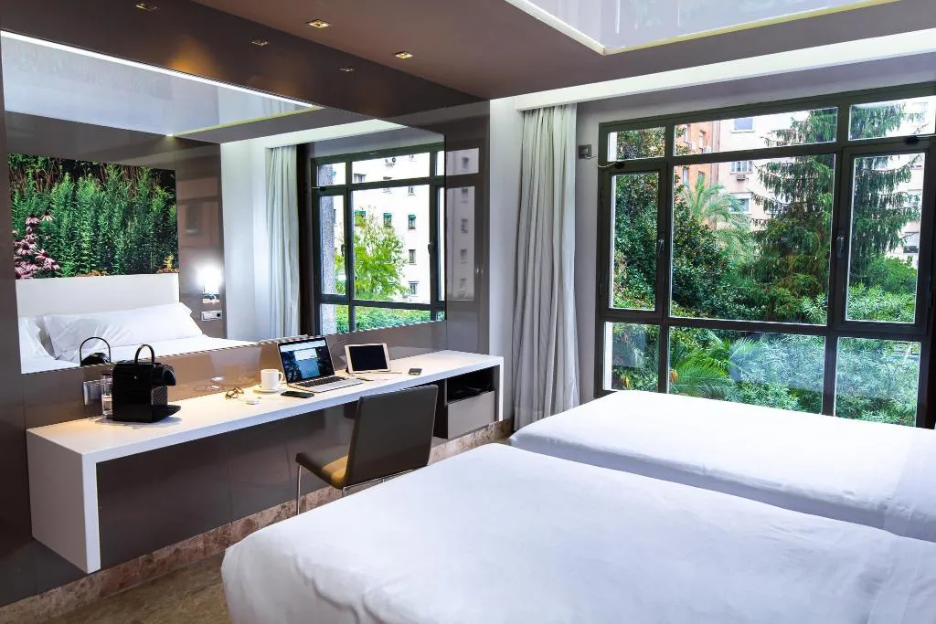 Room, VP Madroño, Madrid