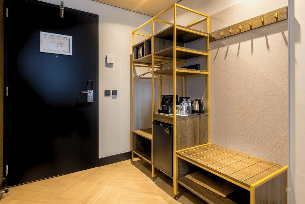 DOUBLE QUEEN SIZE BED Room, Die Port Van Cleve, Amsterdam