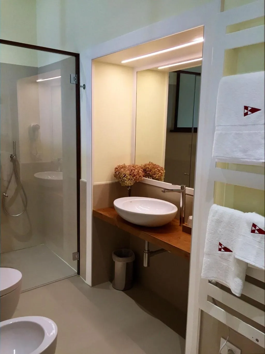 Room, Yacht Club Capo Cervo Suites, Naples