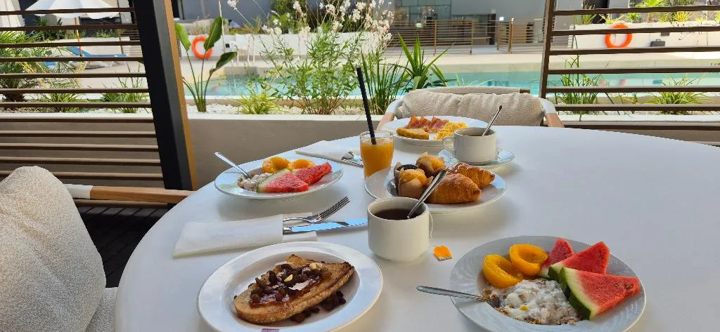 Pool, Hotel Vertice Sevilla Aljarafe, Seville