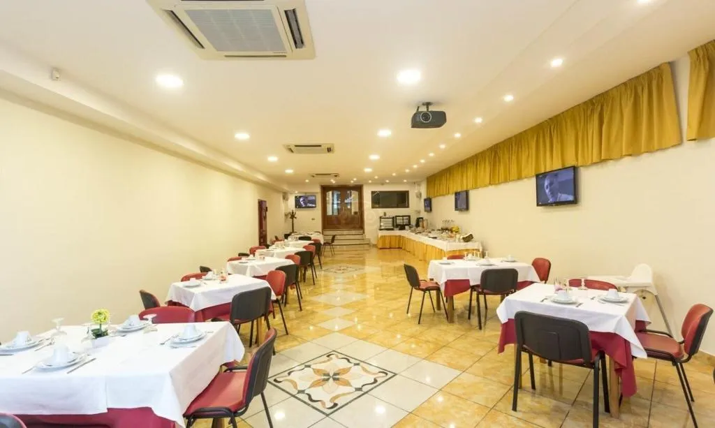 Restaurant, Ranch Palace Hotel, Naples