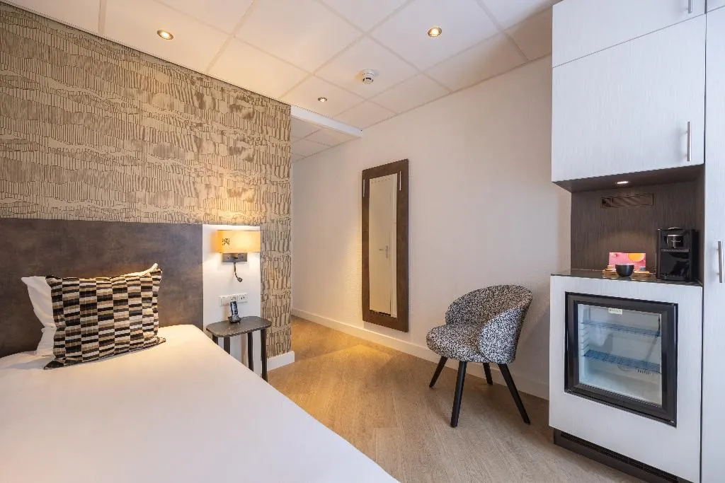 SINGLE ECONOMY Room, Amsterdam De Roode Leeuw, Amsterdam