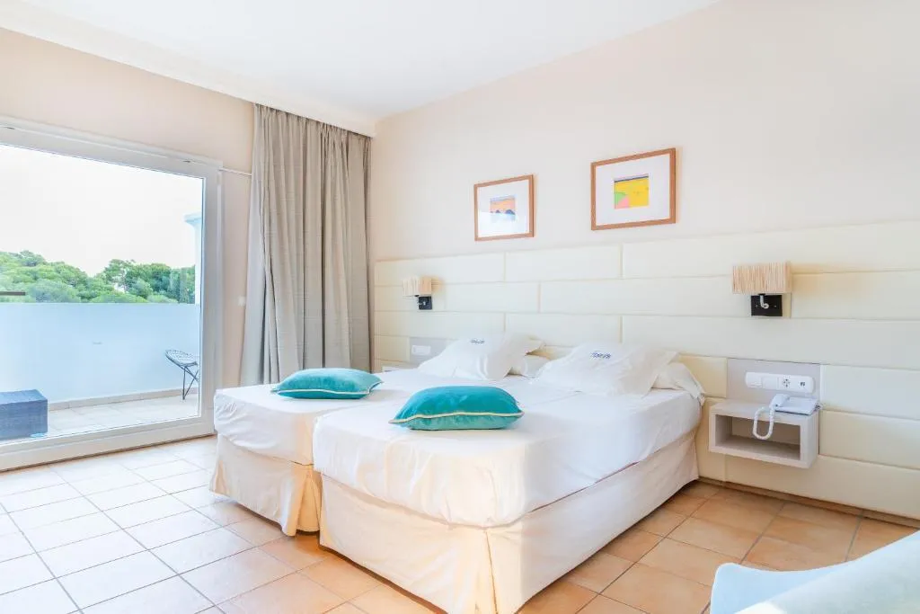 Double or Twin SUPERIOR SIDE SEA VIEW Room, Cala d'Or, Majorca