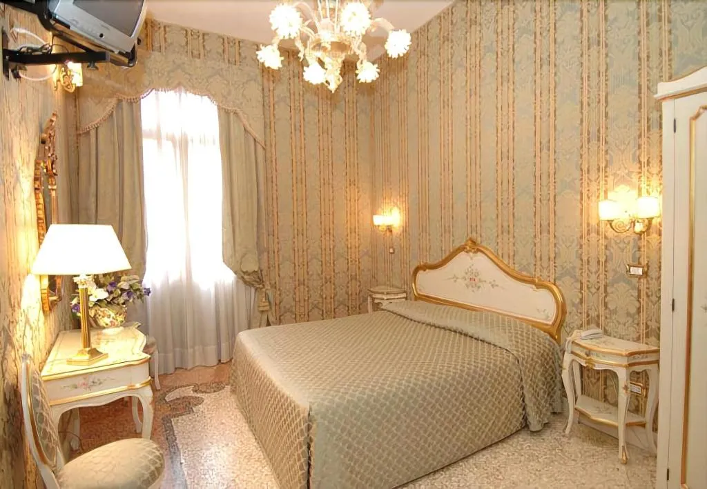 Room, Residenza San Maurizio, Venice