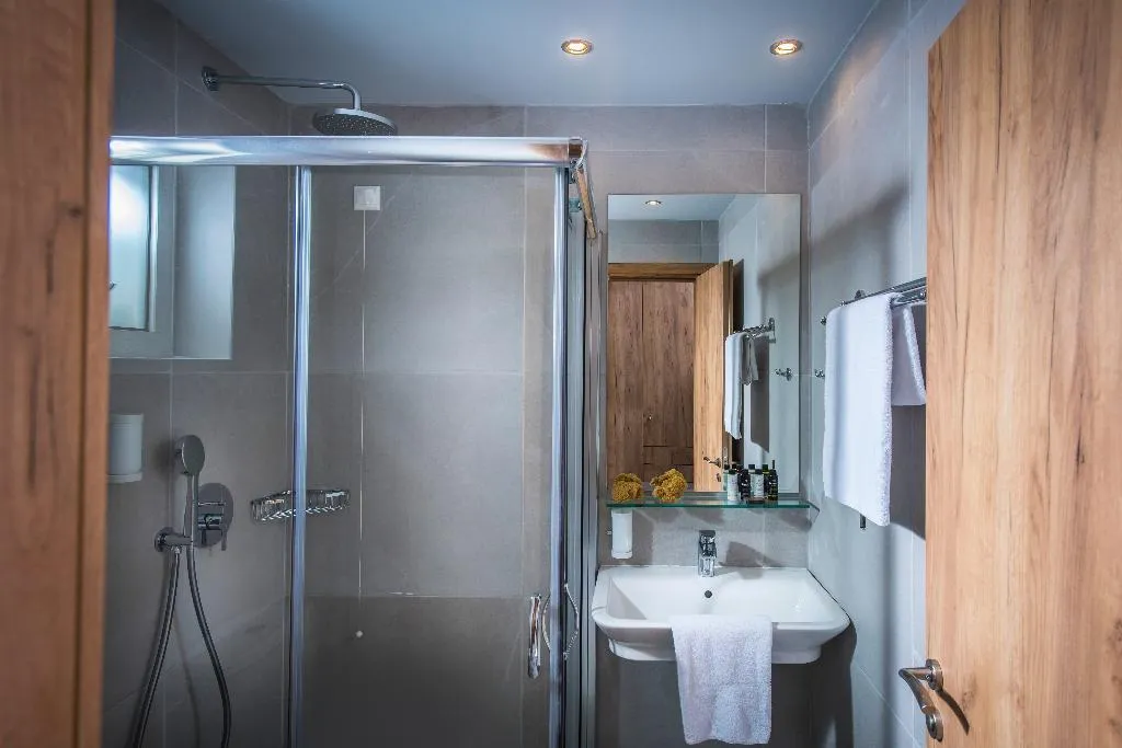 Double or Twin LUXURY SEA VIEW Room, Mistral Mare, Crete