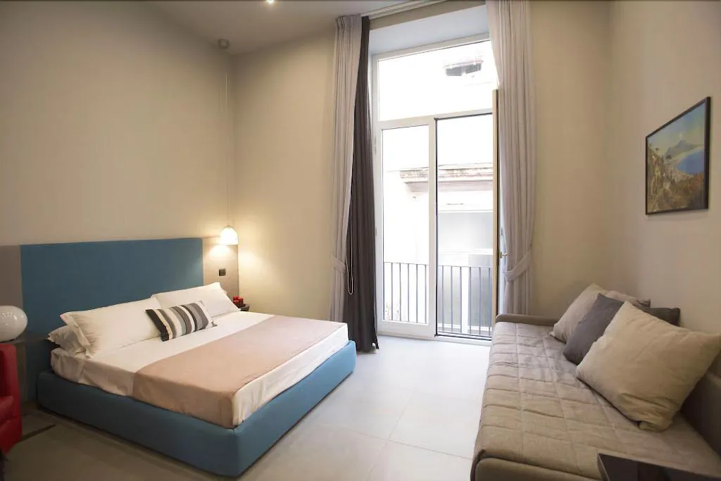 Room, Core Napoli, Naples