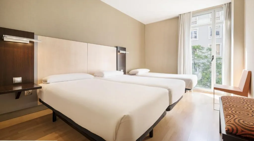 DOUBLE STANDARD Room, Ilunion Auditori, Barcelona