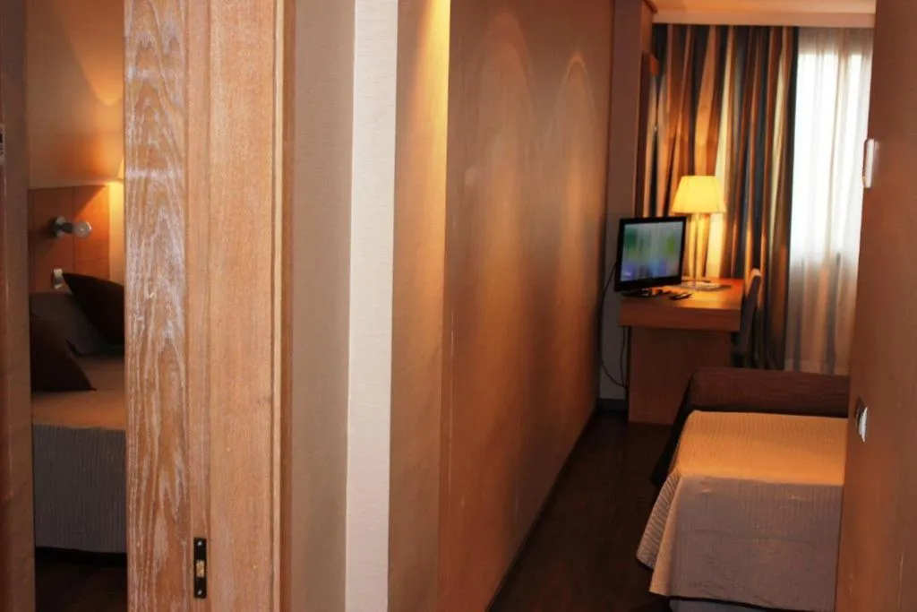 DOUBLE CONNECTING ROOM Room, Eurohotel Castello, Valencia