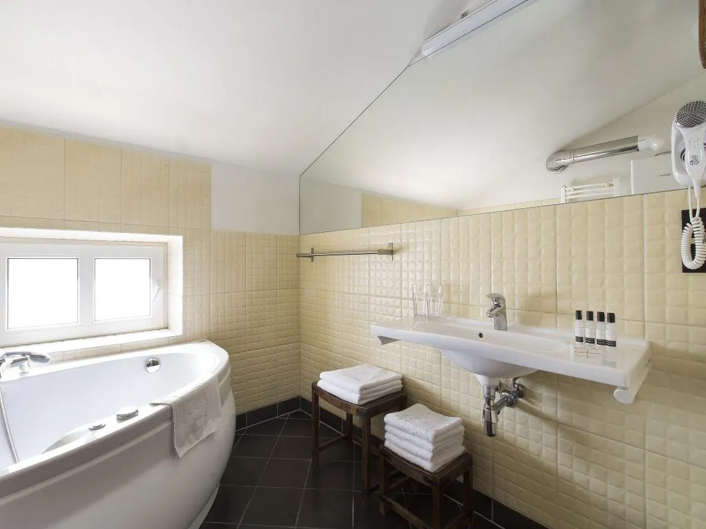 APARTMENT FOUR BEDROOMS Room, Antique Apartments Plac Szczepanski, Krakow