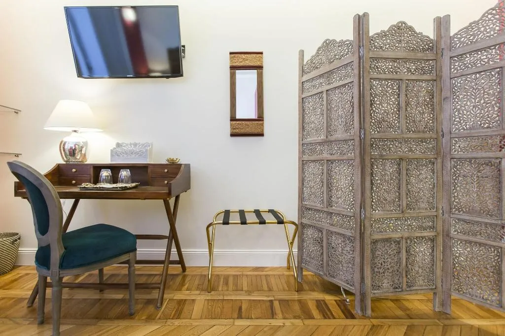 Room, Household - Settembrini 17, Milan