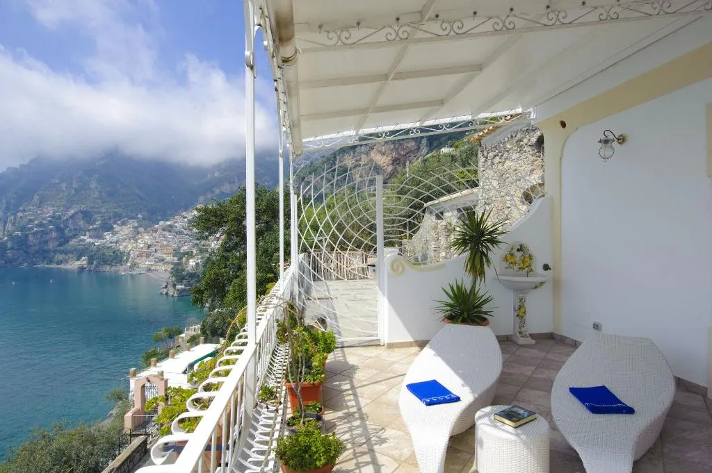 Terrace, La Sorgente Del Sole, Naples