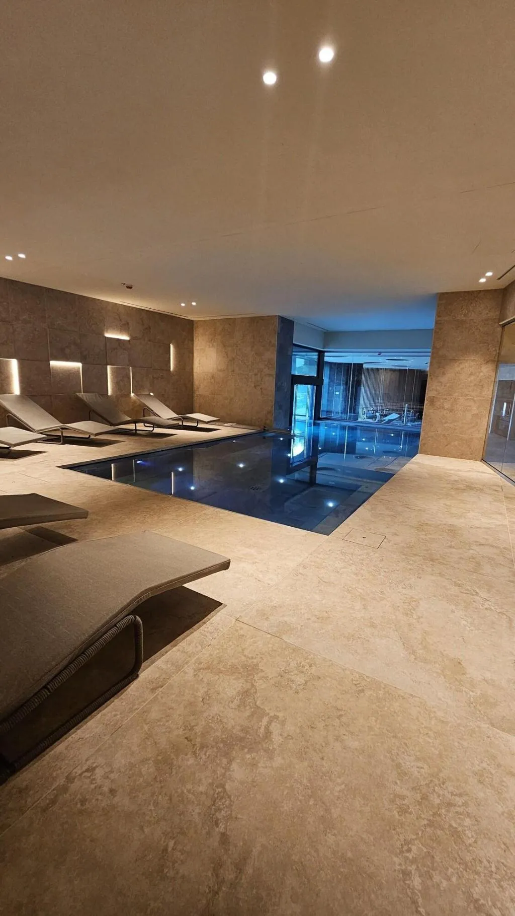 Pool, Castello di Casiglio, Milan