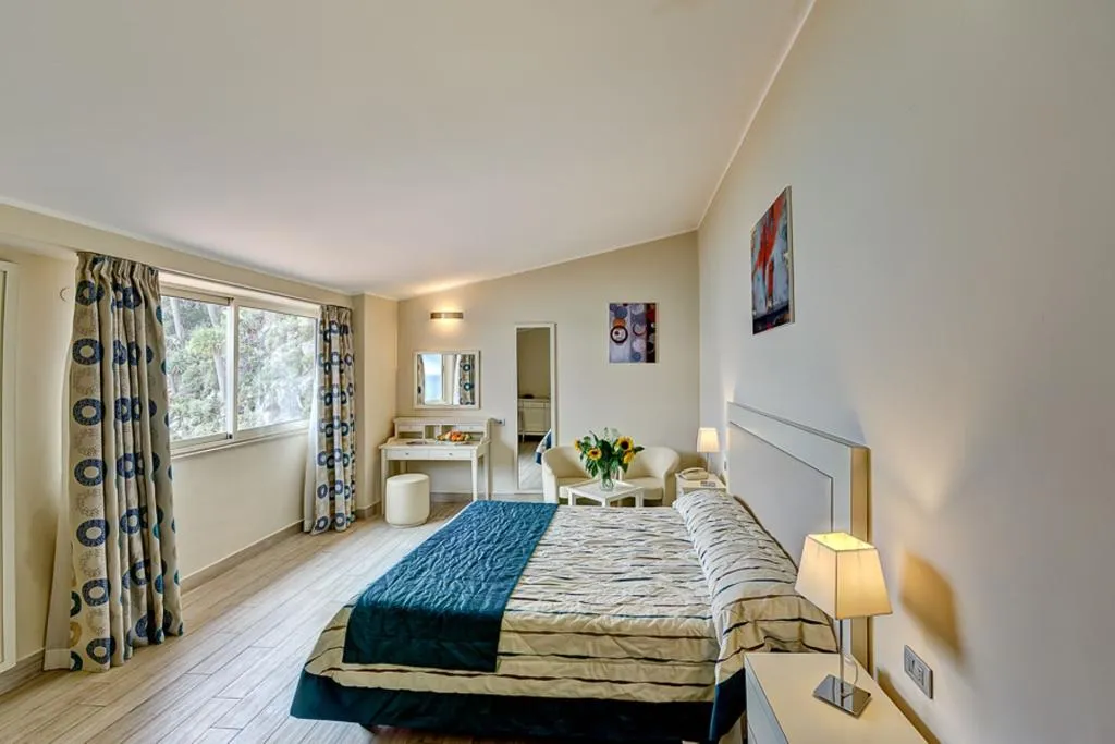 DOUBLE SEA VIEW Room, Ariston and Palazzo Santa Caterina, Taormina