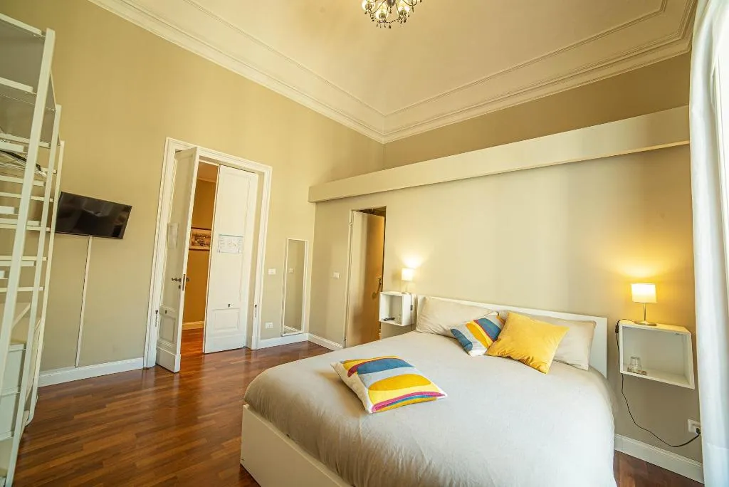 Room, Le 4 Leggende, Catania