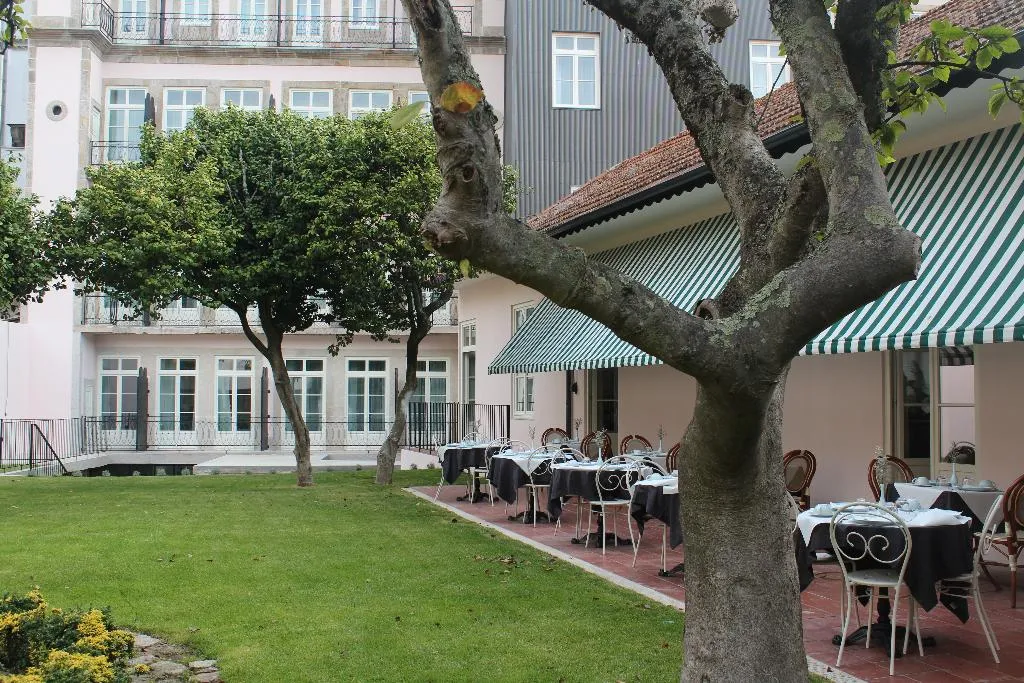Restaurant, GRANDE HOTEL PARIS by STAY HOTELS, Porto