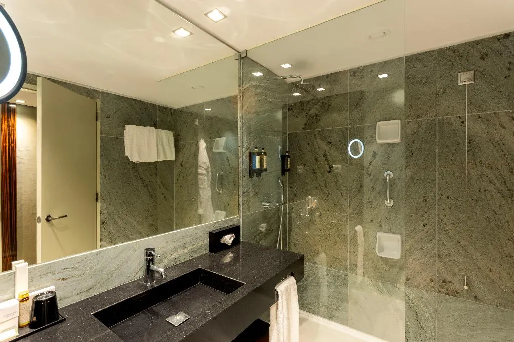 DOUBLE PREMIER KING BED Room, Altis Grand Hotel, Lisbon