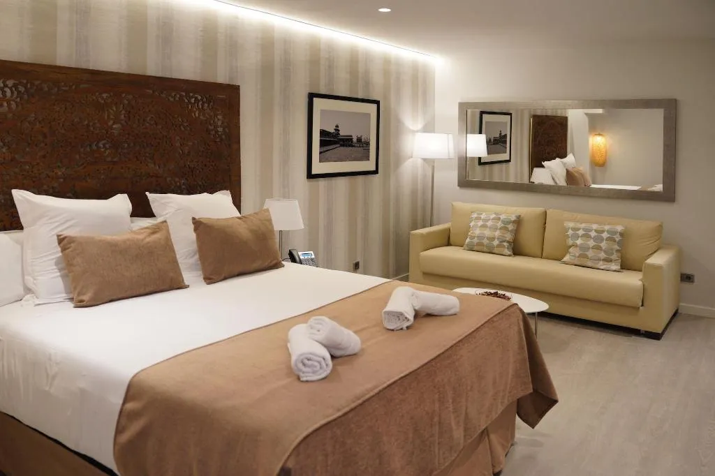 Room, Serennia Fira Gran Vía Exclusive Rooms, Barcelona