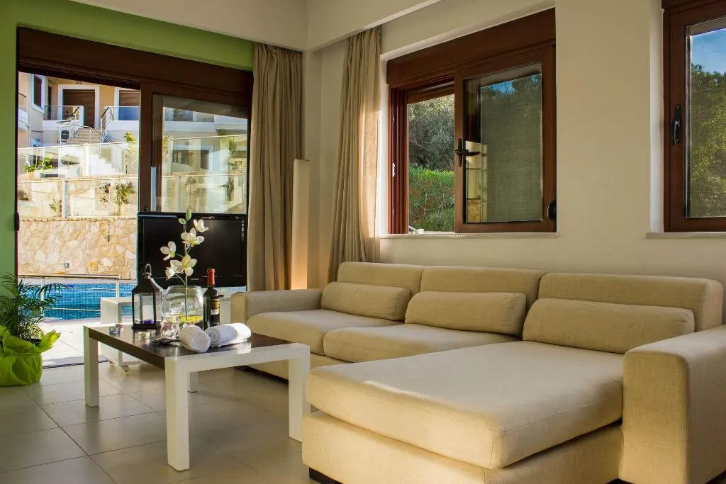 SUITE THREE BEDROOMS Room, Esthisis suites & maisonettes, Crete