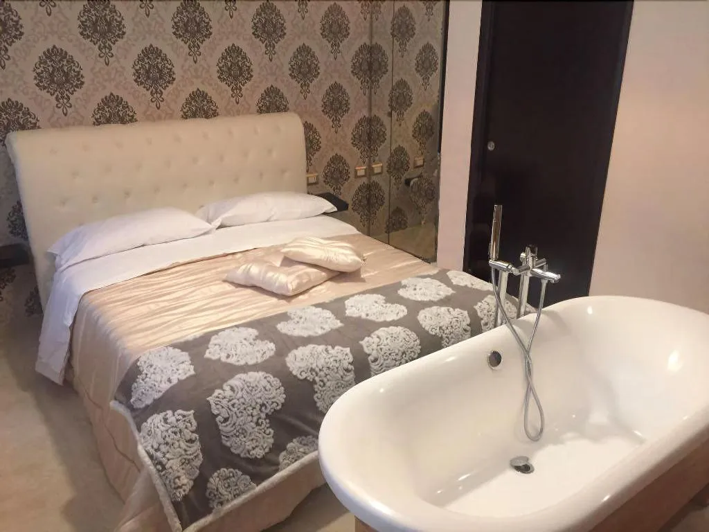 Room, Terrazza Partenopea, Naples