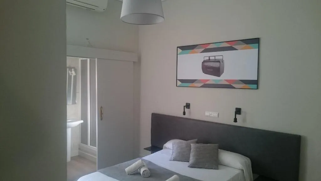 Room, Nwt Central Station Valencia, Valencia